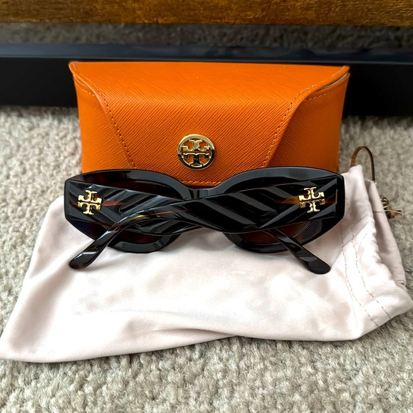 Tory Burch Brown Sunglasses - Picture 3 of 6